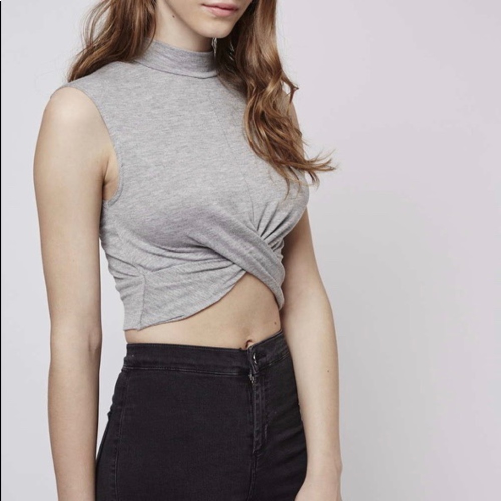 3/25$💓 Topshop Grey Twist Crop Top